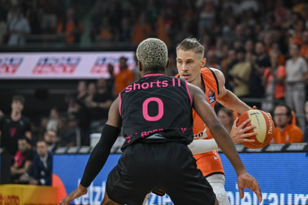 的双能中卫 的双能中卫